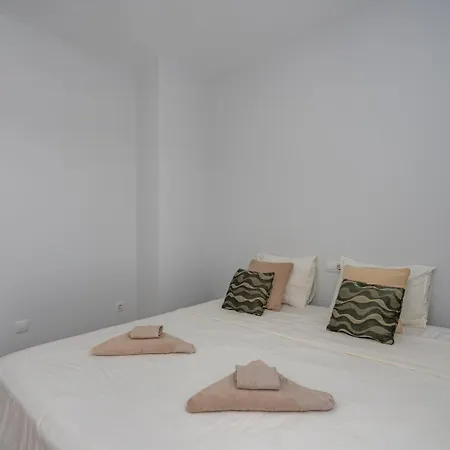 Apartment 3 Bedroom, Floor With Fantastic Terraces, Sea View And Pools