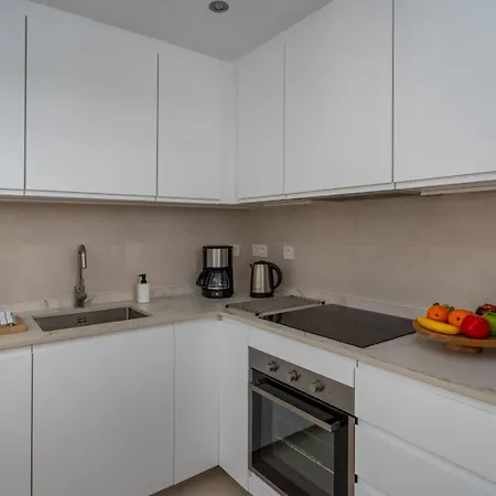 Apartment 3 Bedroom, Floor With Fantastic Terraces, Sea View And Pools *