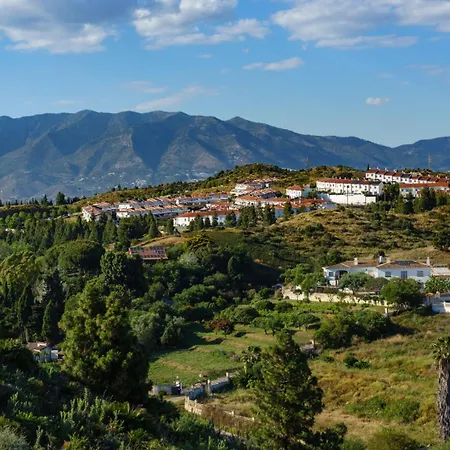 3 Bedroom, Floor With Fantastic Terraces, Sea View And Pools *